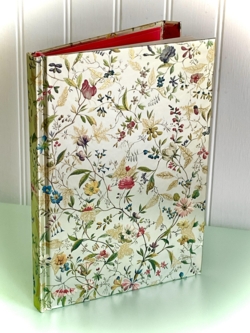 Golden Vintage Wildflower Notesbog MED LINJER 176 sider 21 x 14,8 cm med magnetlukning fra det engelske firma Flame Tree