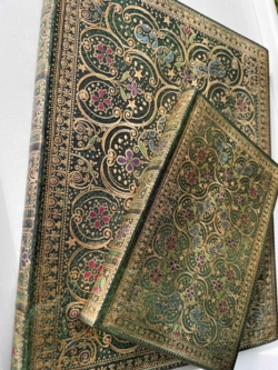 MED LINJER sæt Mystique soft cover stort format 18/23 176 sider + lommebog 9/14 208 sider Kun 1 sæt