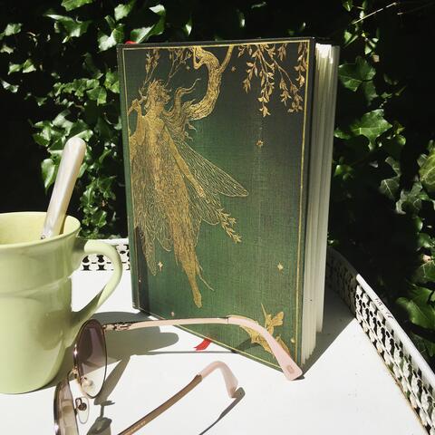 Green Vintage Fairy - Notesbog i ultra formatet 18/23 cm med 144 syrefri cremefarvede sider i gaveindpakning UDEN LINJER 