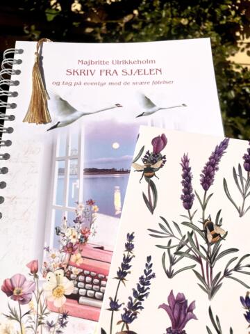 SKRIV FRA SJÆLEN TILBUD modtag gratis notesbog og bogmærke i gave  Stor flot A4 spiralbog i indpakning Skriv hvis du IKKE ønsker indpakning
