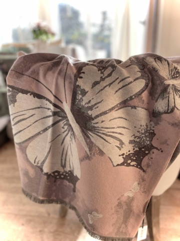 Kæmpe Sommerfugle-tørklæde 80% viskose 20% uld STØVET ROSA helt blødt kradser ikke og varmt 180/70 cm