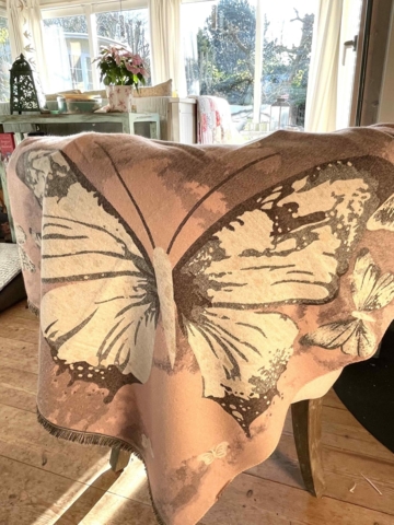 Kæmpe Sommerfugle-tørklæde 80% viskose 20% uld NUDE ROSA helt blødt og varmt og ikke noget der kradser 180/70 cm Fra designer i Paris 