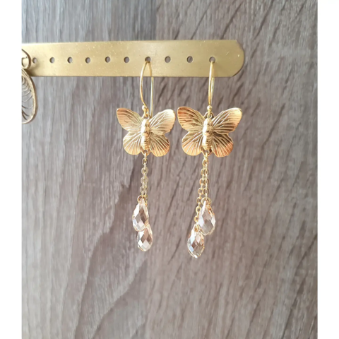 Sommerfugleøreringe 18 K forgyldt og med østriske krystaller