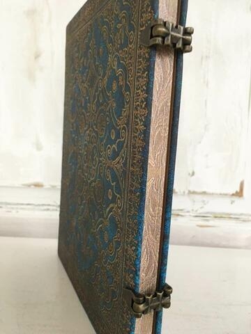 MED LINJER Azure The Holy Week Ultra 18/23 cm 144 syrefri sider Indbundet som gammel bog i smuk indpakning