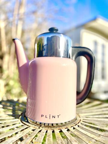 Fantastisk stor og smart retro elkedel med termokande-effekt 1,7 liter (BEMÆRK  grundet kassens størrelse pakkes denne IKKE i gaveindpakning)