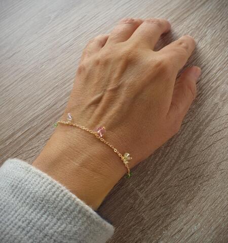 Introduktions-TILBUD Nyhed Delikat Sommerfugle-armbånd 18 karat forgyldt spar 145,- hele sommeren Normalpris vil blive 495,-