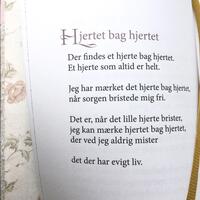 Kærlighedsbog  24 digte til min elskede - lille sødt lommeformat signeret og i smuk indpakning Skriv hvis du IKKE ønsker indpakning