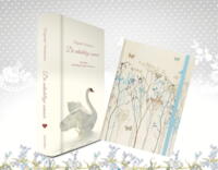 TILBUD Eventyrpakke spar 100,- : De udødelige svaner sammen med den smukkeste lyse sommerfugle-notesbog. Bogen som er en eksklusiv hardback på 440 sider  er signeret og i smuk gaveindpakning - notesbogen er også i gaveindpakning
