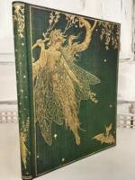 MED LINJER Green Vintage Fairy - særligt eksklusiv notesbog i stort format 18/23 cm 144 syrefri cremefarvede sider Indbundet som gammel bog I smuk indpakning hardcover fra Canadisk firma