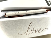 Kærligheds-kuglepen i elegant gave-æske Patron kan udskiftes (bæredygtig) i smuk gaveindpakning